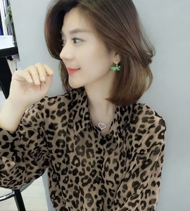 网红雪纺豹纹衬衫女洋气潮复古设计感小众心机韩版上衣打底衫气质