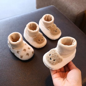 秋冬季婴儿步前鞋0-1岁3-6-9个月男女宝宝软底学步新生不掉鞋袜