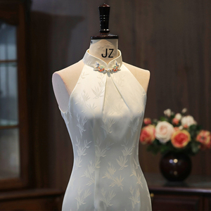 改良旗袍女新中式晨袍新娘挂脖连衣裙年轻款日常可穿白色订婚礼服