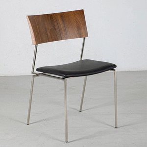 北欧工业风不锈钢餐椅意式轻奢家用实木靠背椅简约设计师真皮书椅