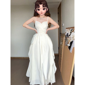 仙女款白色吊带连衣裙女夏季新款设计感小众收腰显瘦气质法式长裙