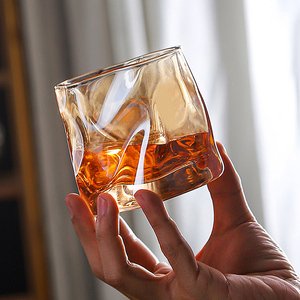 北欧风威士忌酒杯家用异形扭扭玻璃杯耐高温水杯套装高颜值啤酒杯