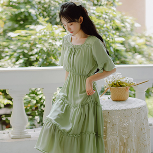 法式雪纺绿色连衣裙女装夏季2023新款收腰仙女裙子夏天森系中长裙