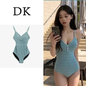 DK韩国V领泳衣女性感连体三角纯欲风高级感显白遮肚子露背装