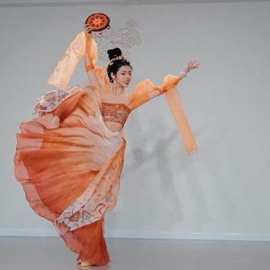绝美月下舞姬王诗意同款敦煌沙漠古典舞蹈汉服西域锦鲤配色艺术表