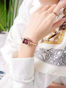 韩国品牌方形女士手表时尚气质小众设计轻奢绿盘女表礼物女生高级