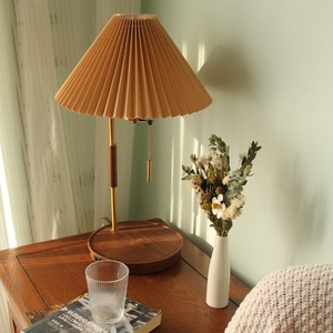 美式复古台灯无线充电百褶简约装饰温馨轻奢可调光卧室实木床头灯