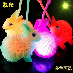弹力球创意小兔子儿童玩具软橡胶发光毛毛虫发光毛毛球玩具软胶