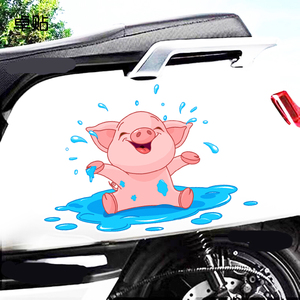 卓贴 汽车个性创意戏水猪猪可爱卡通车贴遮挡划痕侧面电动车贴纸