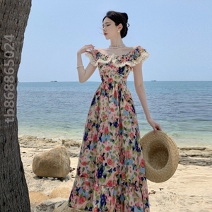 设计茶法式肩露连衣裙歇女肩长裙一字油画海边气质欲感纯度假印花
