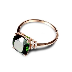 个性镀18K玫瑰金祖母绿色宝石戒指 简约大气内嵌绿碧玺水晶指时尚