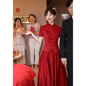 中式敬酒服2024新款新娘酒红色旗袍套装出嫁秀禾服小个子订婚礼服
