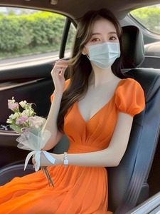 橘色雪纺连衣裙2024新款女夏日多巴胺穿搭法式仙气绝美小裙子海边