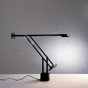 意大利经典可调节台灯设计师创意床头书房办公桌面阅读伸缩台灯
