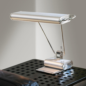 现代极简个性台灯北欧设计师创意办公室书桌书房卧室床头装饰台灯