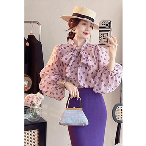 今年流行漂亮小衫洋气独特别致上衣设计感小众紫色波点衬衫女春季