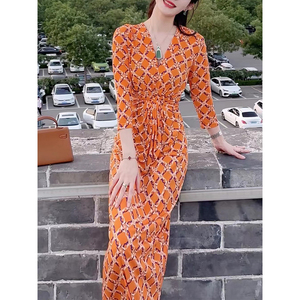 DVF ORBVBE裹身裙夏季新太阳橙锁链印花弹力真丝显瘦包臀连衣裙
