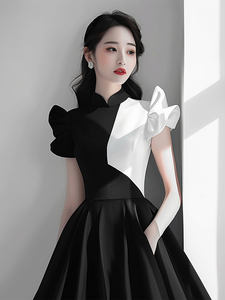 高端精致黑白撞色连衣裙2024新款女夏高冷御姐风正式场合法式裙子