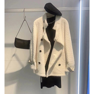 韩系小香风中长款羊毛羔外套女2022年秋冬新款设计感宽松毛毛大衣