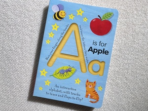 英文原版 儿童英语字母书 翻翻书 A is for apple 早教字母认知书