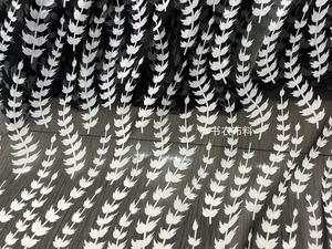 垂感半透黑色底白色藤条树叶印花竖纹双皱雪纺纱面料汉服古装布料