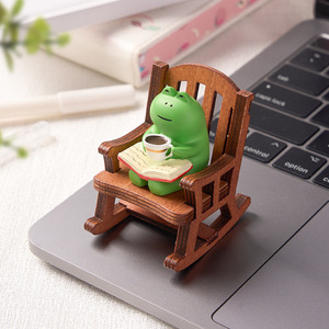 可爱摇椅青蛙摆件居家办公室电脑工位书桌面治愈解压日系装饰礼物