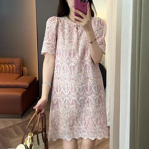 国风连衣裙2024新款爆款粉色圆领镂空短裙高端大牌新中式大码裙子