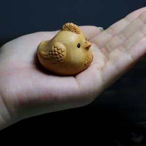 可爱手工木雕小鸡桌面摆件生肖小动物创意礼品柏木雕刻掌上玩物