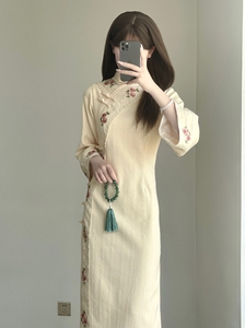倒大袖旗袍年轻款少女秋冬季新款中国风复古刺绣连衣裙改良版日常