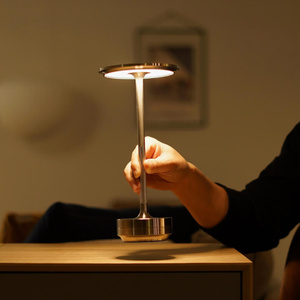 日本知名设计师酒吧桌子灯充电款户外台灯氛围灯餐厅创意小夜灯