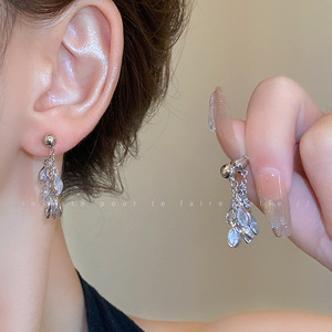 银针超仙锆石叶子流苏耳钉轻奢小众气质耳环个性时尚高级感耳饰女
