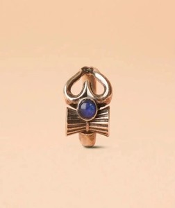 印度风格美丽的蓝色宝石和银色三叉戟林伽戒指 装饰品 首饰 大气
