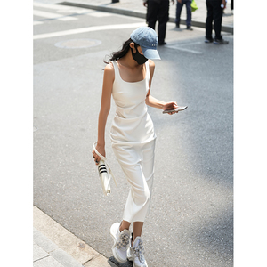 Luna7xi 白色无袖方领吊带连衣裙女夏季2024新款修身显瘦中长裙子
