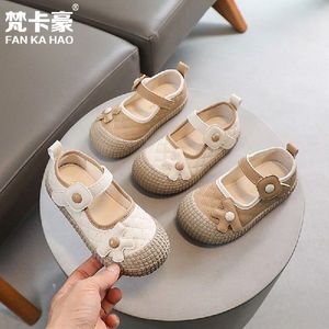 梵卡豪女童甜美花朵公主鞋2024春秋新款韩版儿童皮鞋宝宝学步鞋