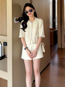 韩剧女主穿搭一整套女夏季高级感小香风粗呢花短外套+短裤两件套