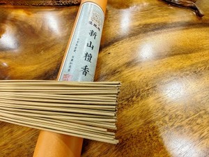 新品老山檀线香，味道没谁了，价格也没谁了，抢到就乐吧