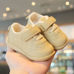 宝宝婴儿步鞋春秋季男女软底防滑底板透气运动鞋小童鞋子小白鞋