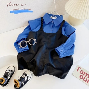 女童套装2024春秋新款小女孩韩版时髦蓝色衬衫黑色吊带皮裙两件套