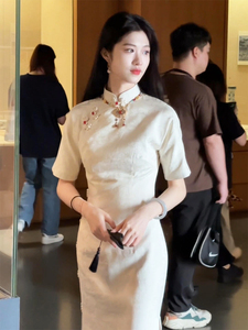 新中式国风白色收腰连衣裙旗袍改良年轻款少女长裙优雅气质包臀裙