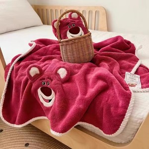 生日礼物女生送给闺蜜女朋友创意实用的小众高级感草莓毯子夏季熊