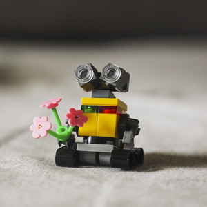 机器人总动员瓦力WALLE中国积木皮克斯动画解压玩具拼装桌面摆件