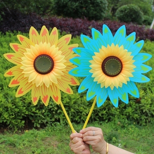 新款塑料太阳花向日葵风车装饰儿童玩具旋转七彩小风车幼儿园礼品