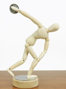 创意原木可活动磁铁木人人物造型摆件磁铁木人吸磁木偶人