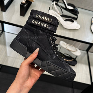 代购 Chanel/香奈儿23B女鞋纯色字母魔术贴系带短靴萌猫购