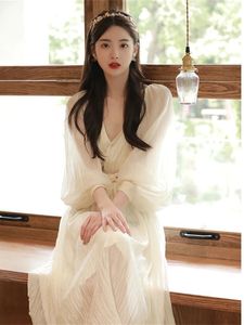 白色连衣裙女2023春季新款小香风小众设计气质仙气飘飘仙女裙子