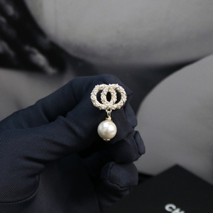 0121经典小香同款耳环几何麻花小米珠镶嵌双C字母珍珠吊坠耳环
