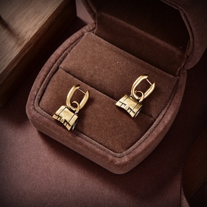 代购Balenciaga/巴黎世家耳钉 2024新款复古金色手提包包吊坠耳环