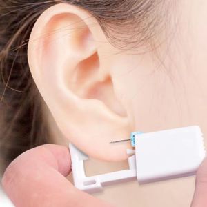 一次性无痛打耳洞神器穿耳器打耳骨小耳朵工具防过敏耳钉打耳洞机