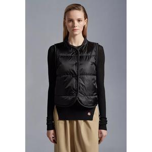 Moncler 女士 Kama 羽绒马甲2023春夏正品代购I10931A00063M2754