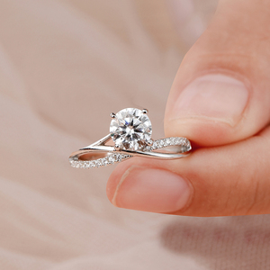 莫桑石钻戒纯银1克拉戒指女结婚求婚戒情侣仿真钻石礼物送女友